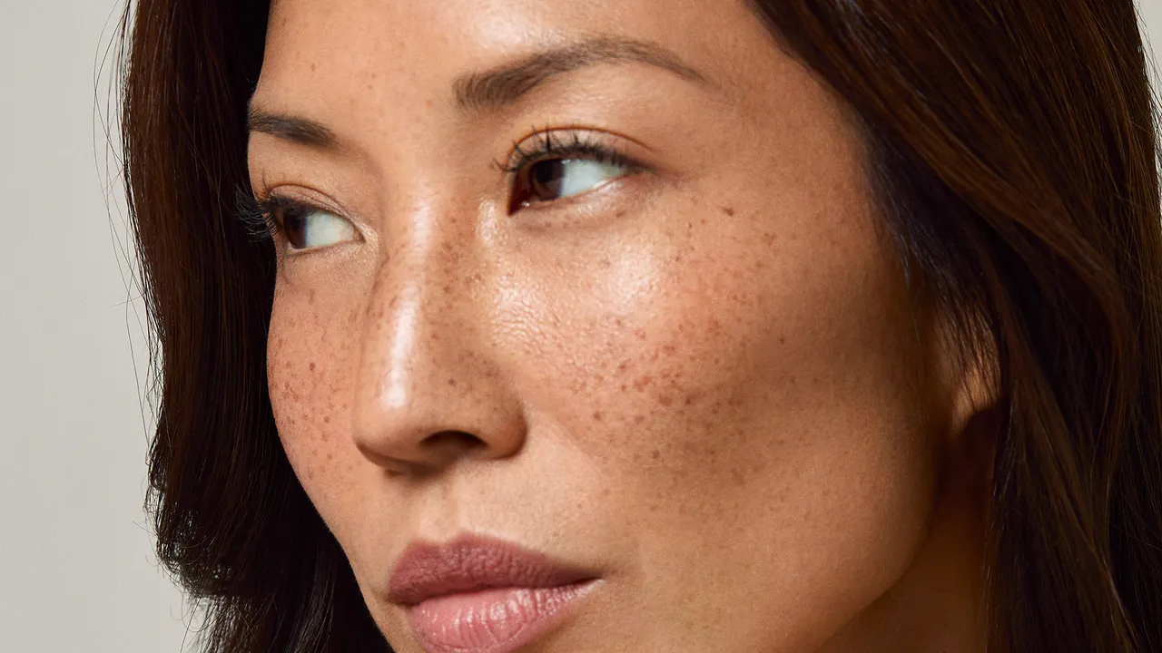 How to Get Rid of Wrinkles Naturally, According to the Pros