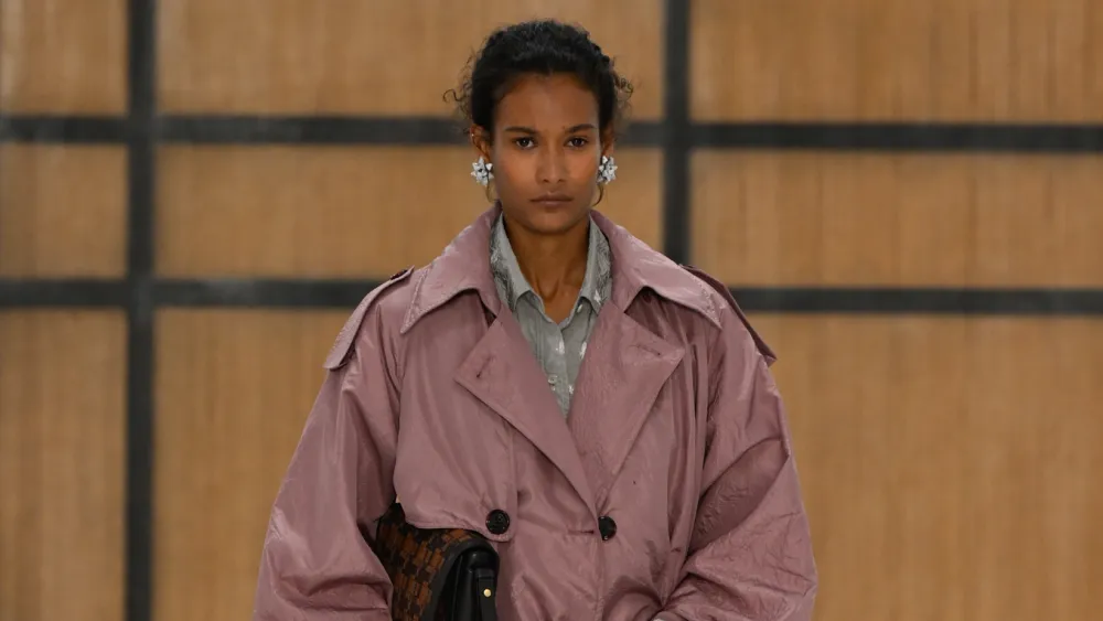 Burberry Spring 2027 Ready-to-Wear Runway, Fashion Show & Collection Review